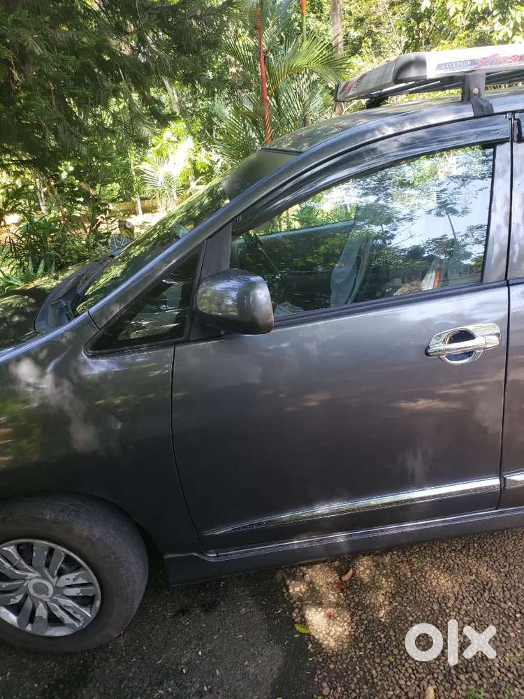 Toyota Innova 2011 Diesel 320000 Km Driven