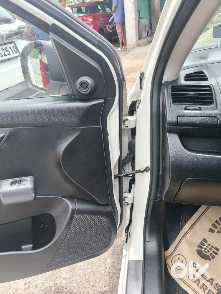Swift Lxi Maruti Suzuki 2012 Model