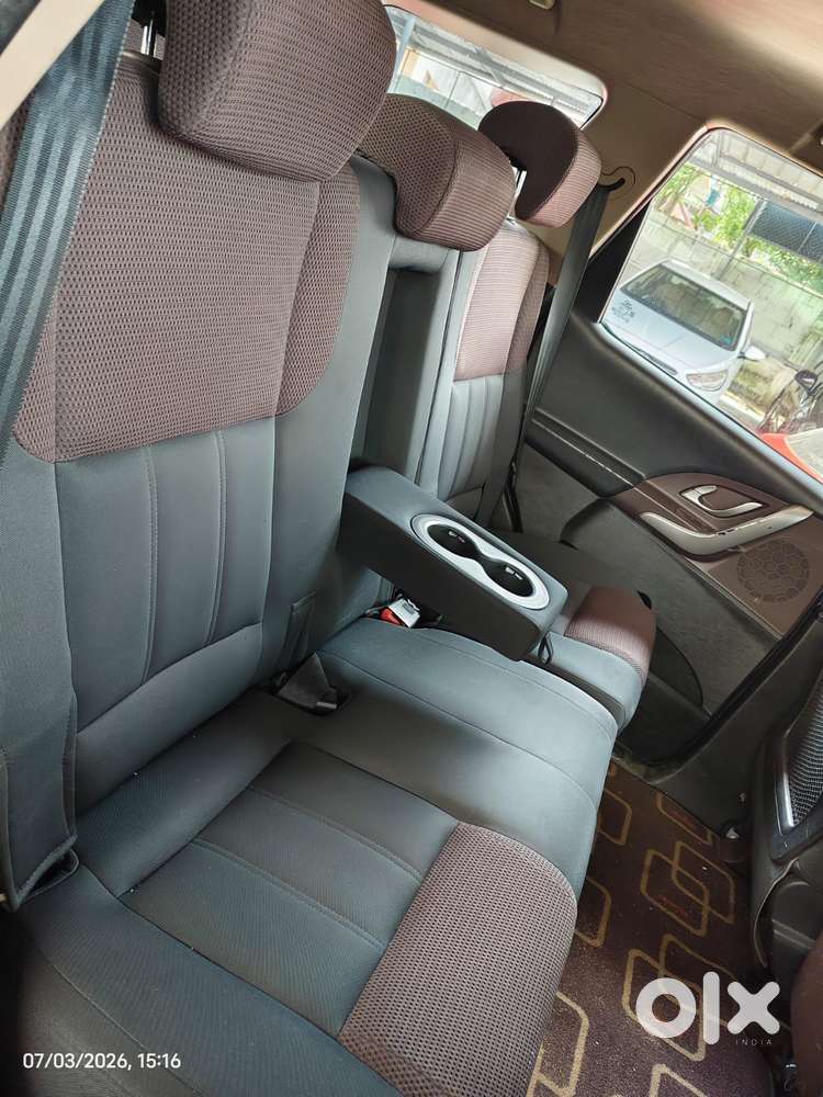 Mahindra Xuv500 W8, 2012