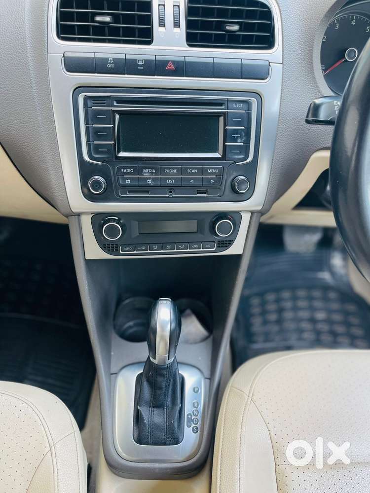 Volkswagen Vento 1.2 Tsi Highline At, 2015, Petrol