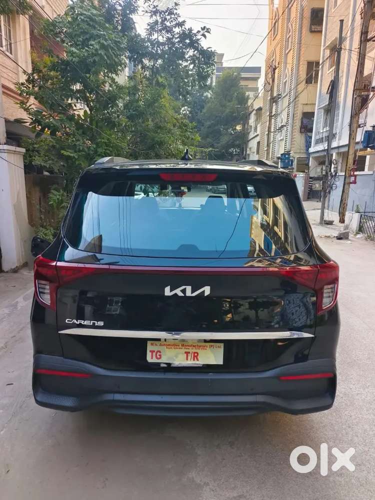Kia Carens 2025 Diesel Well Maintained
