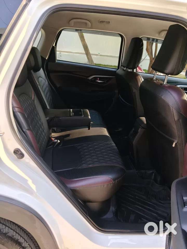 Maruti Suzuki Grand Vitara 1.5 Alpha Smart Hybrid Dual Tone, 2024, P..