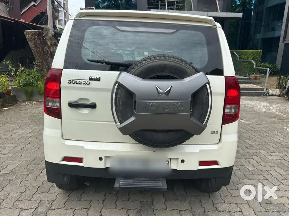 Mahindra Bolero Neo N10