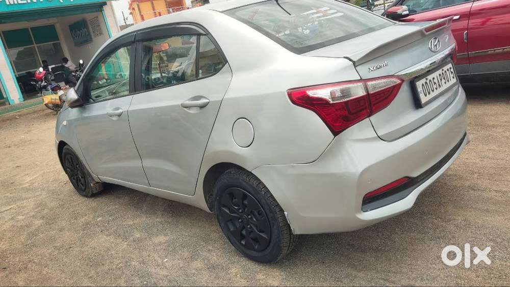 Hyandai Xcent,2019,price-2,65,000