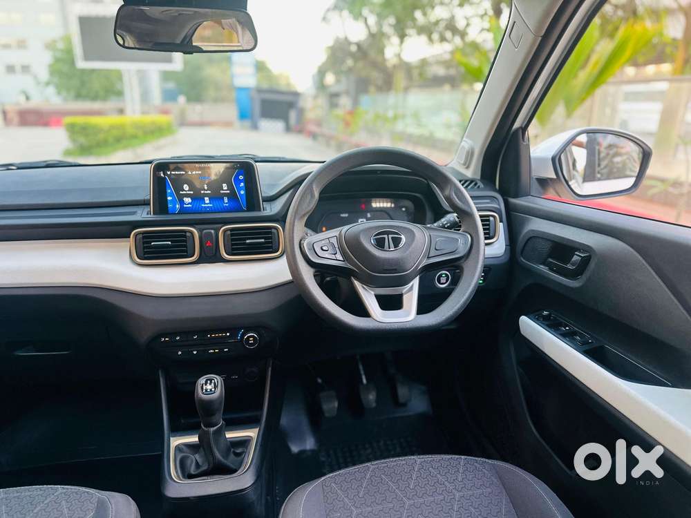 Tata Punch Accomplished Dazzle Amt Sunroof, 2026, Cng & Hybrids