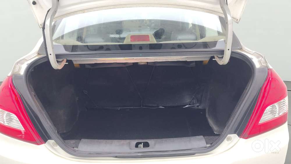 Maruti Suzuki Swift Dzire Vxi Optional, 2016, Petrol
