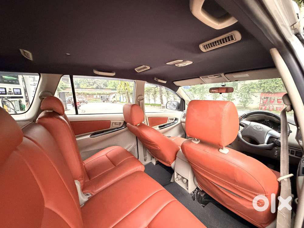 Toyota Innova 2.5 G (diesel) 8 Seater, 2014, Diesel