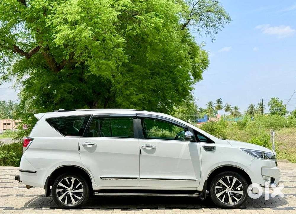 Toyota Innova Crysta 2.4 Z 7 Str, 2025, Diesel