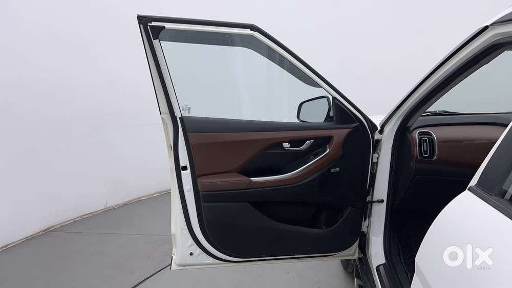 Hyundai Alcazar 2.0 Signature (o) Petrol At 6 Str, 2021, Petrol