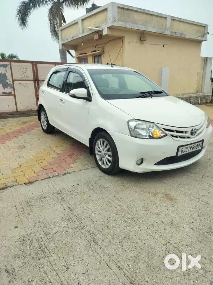 Toyota Etios 1.5 V, 2012, Petrol