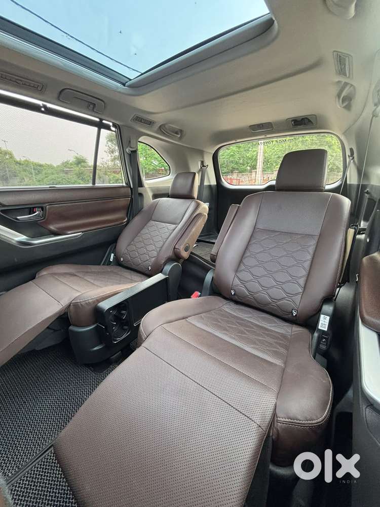 Toyota Innova Hycross 2.0 Zx (o) Hybrid 7 Str, 2025, Petrol
