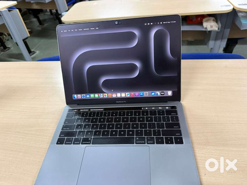 Apple macbook i-5 core