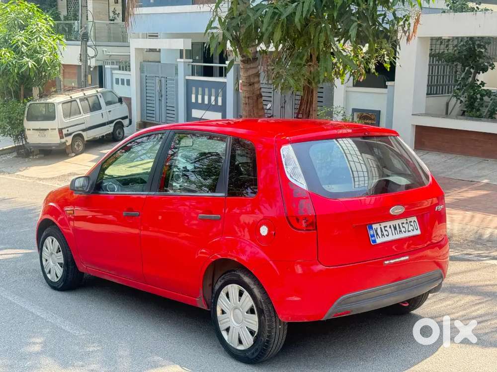 Ford Figo Petrol 2010 Selling The Car Due To Parking Issue