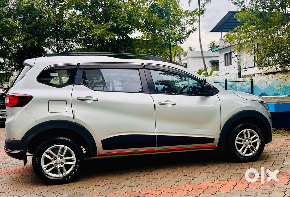 Renault Triber Rxt, 2023, Petrol