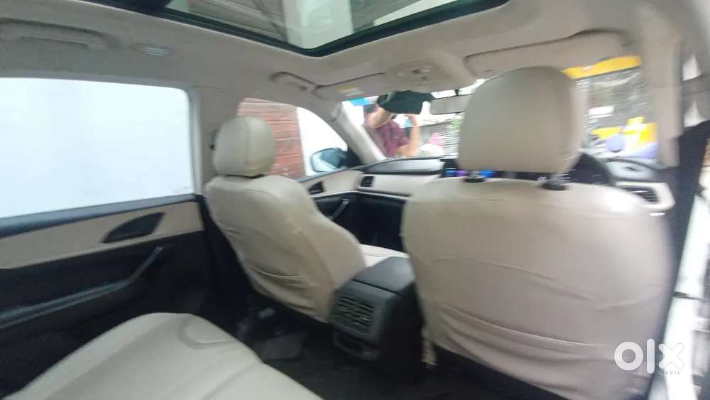 Mahindra Xuv700 2022 Petrol 42000 Km Driven
