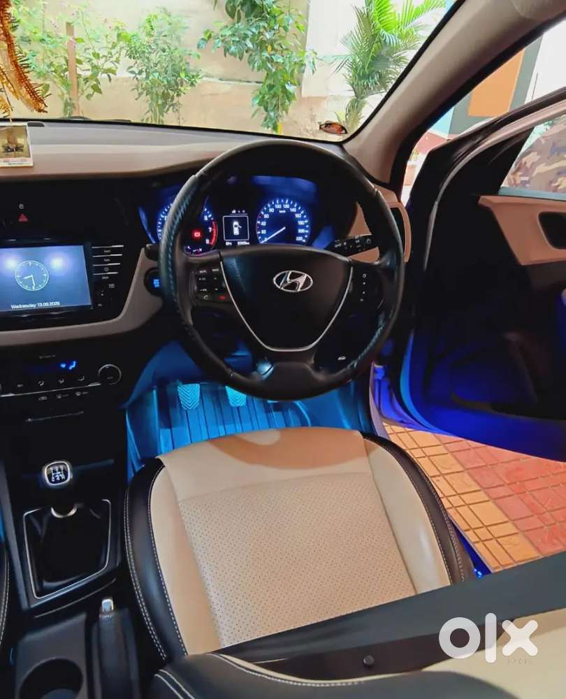 Top End Model Having All Features Push Start,keyless Entry Etc Etc