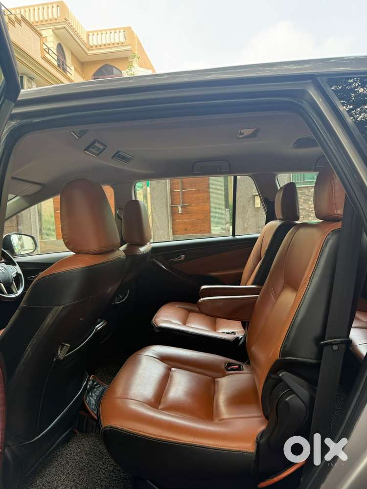 Toyota Innova Crysta 2.4 G Mt, 2016, Diesel