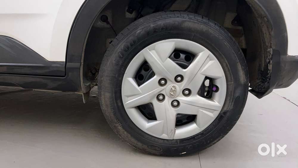Hyundai Venue 1.2 S Plus, 2022, Petrol