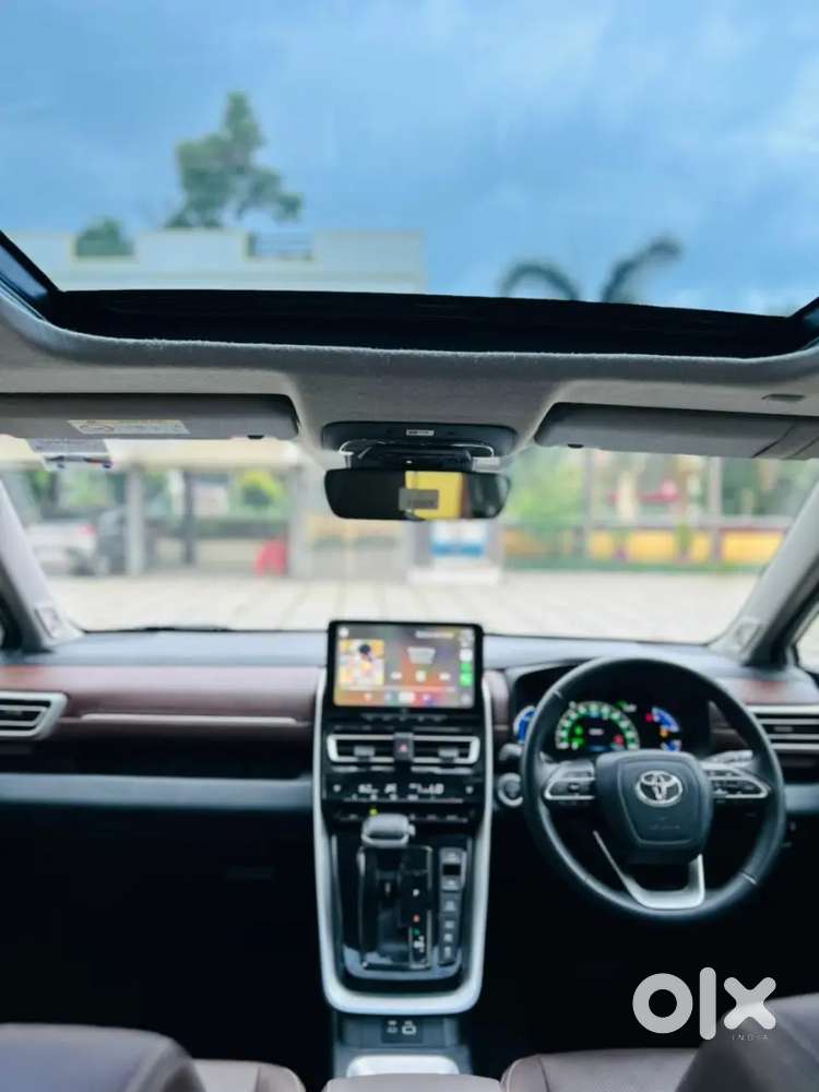 Toyota Innova Hycross 2025 Last