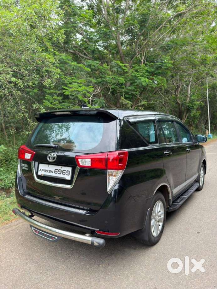 Toyota Innova Crysta 2.4 Gx Limited Edition 7 Str, 2023, Diesel