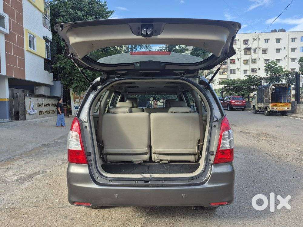 Toyota Innova 2.5 G (diesel) 8 Seater, 2013, Diesel