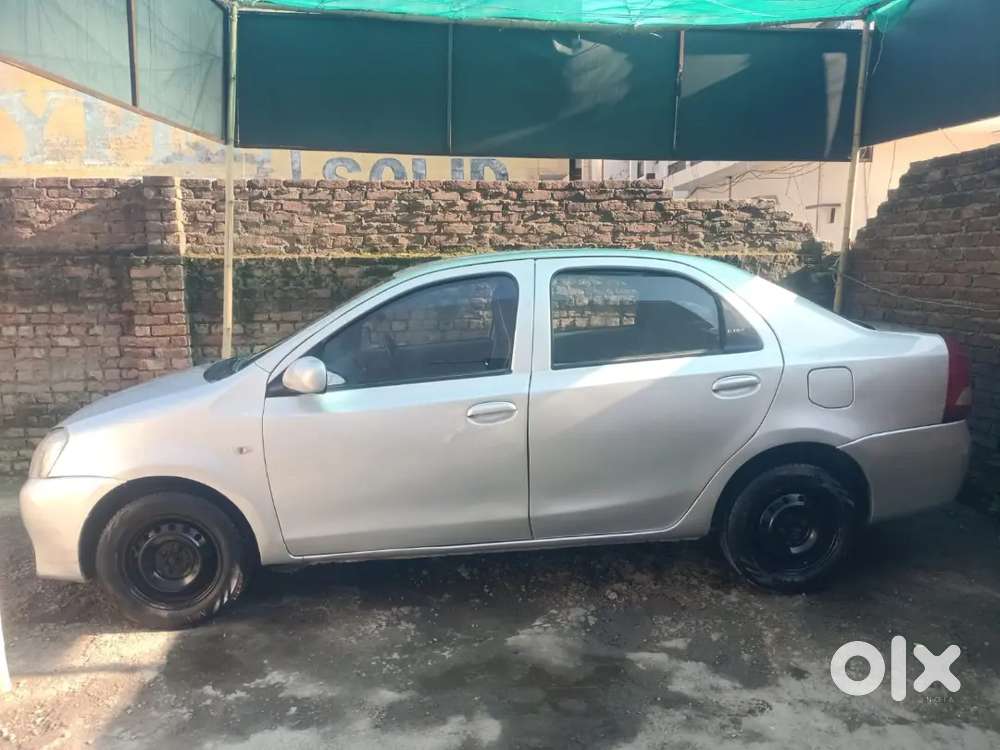 Toyota Etios Liva D 2012