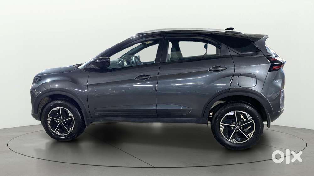 Tata Nexon Fearless Plus S Purple 1.2 Revotron Petrol 7dca Dual Tone..