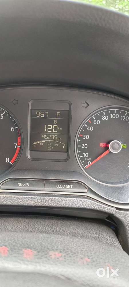 Volkswagen Polo Petrol 2015