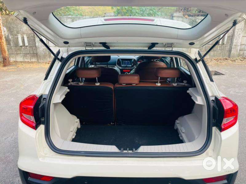 Mahindra Xuv300 W8 (o) 1.5 Diesel Amt, 2020, Diesel