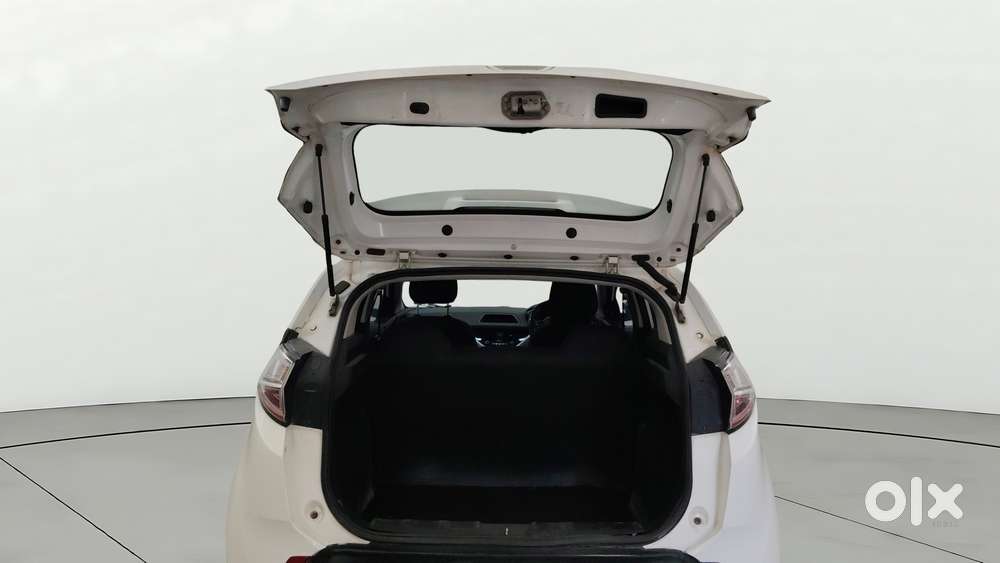 Tata Nexon 1.2 Revotron Xm, 2018, Petrol