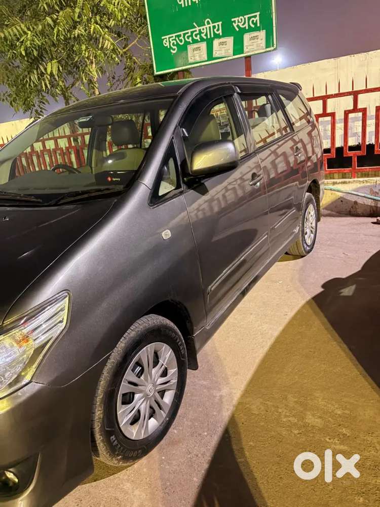 Toyota Innova 2013 Diesel 75000 Km Driven