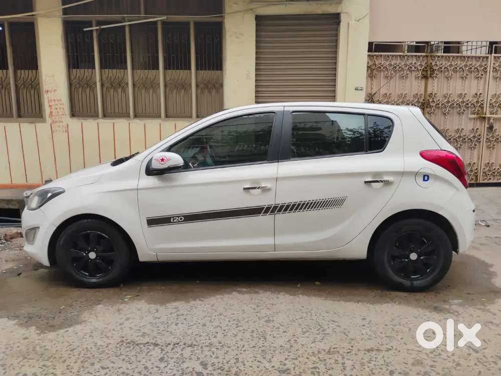Hyundai New I20 2013 Diesel 100000 Km Driven