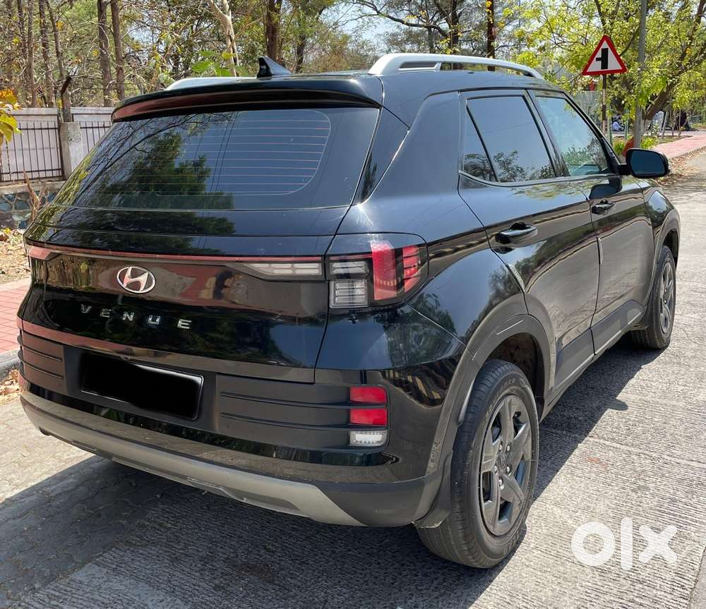 Hyundai Venue S (o) 1.2 Petrol Knight Edition, 2023, Petrol