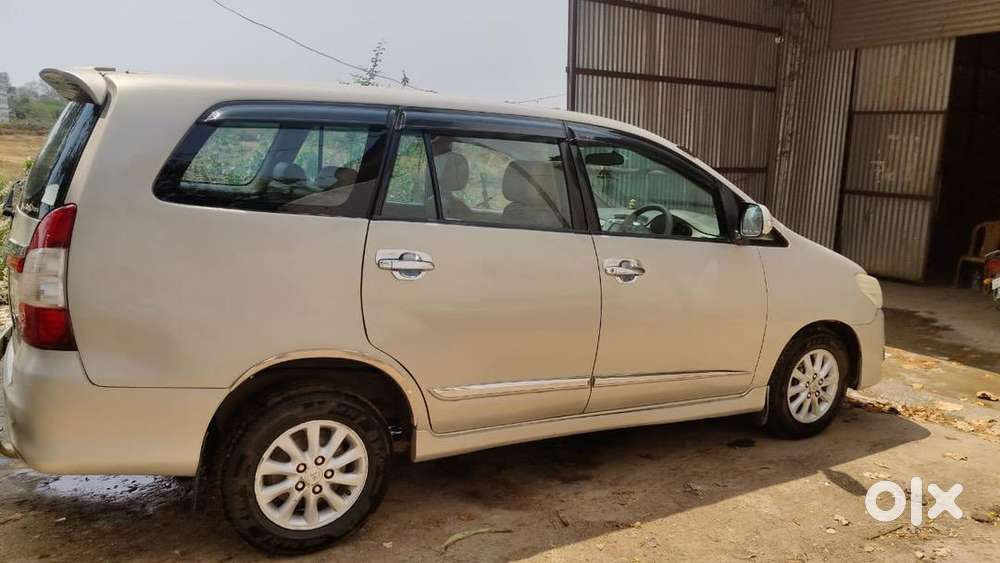 Toyota Innova 2013 Diesel Well Maintained