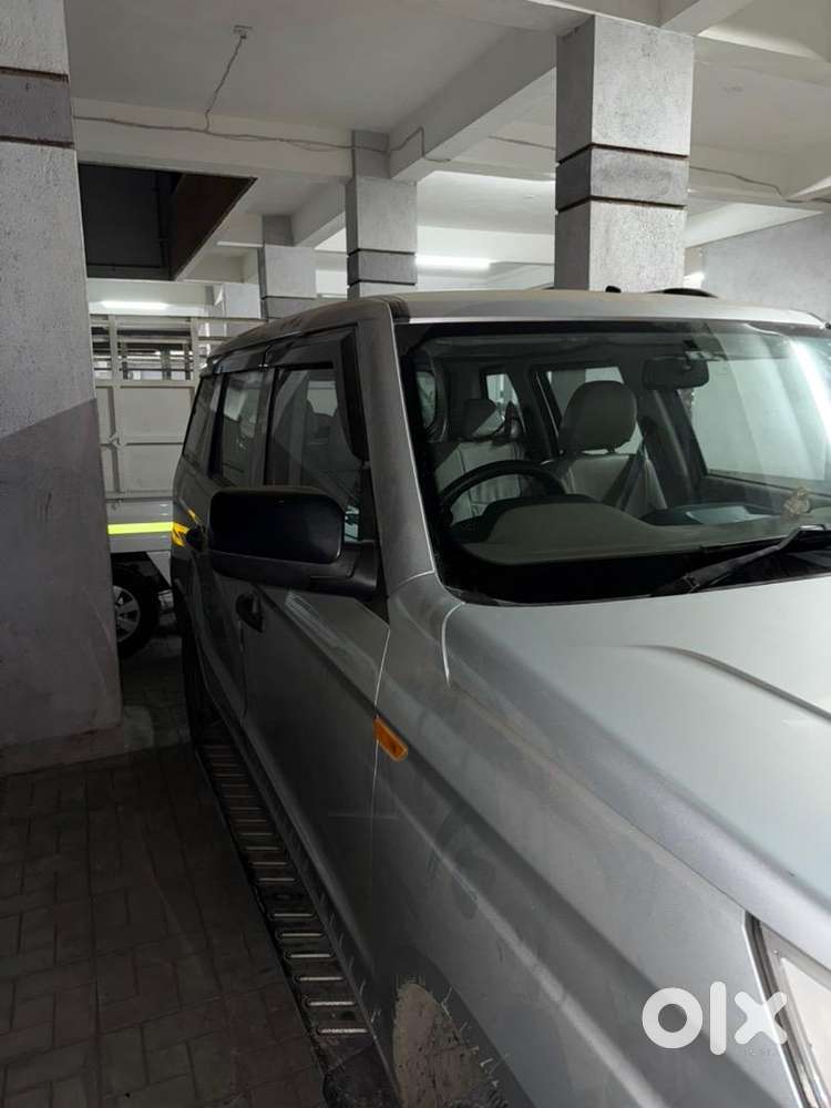 Mahindra Tuv 300