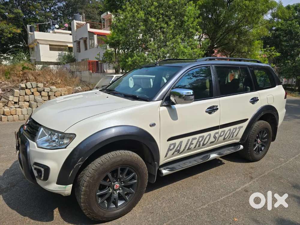 Mitsubishi Pajero Sport Select Plus 4x2 At