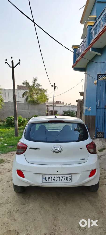 Hyundai Grand I10 2016 Diesel 100000 Km Driven
