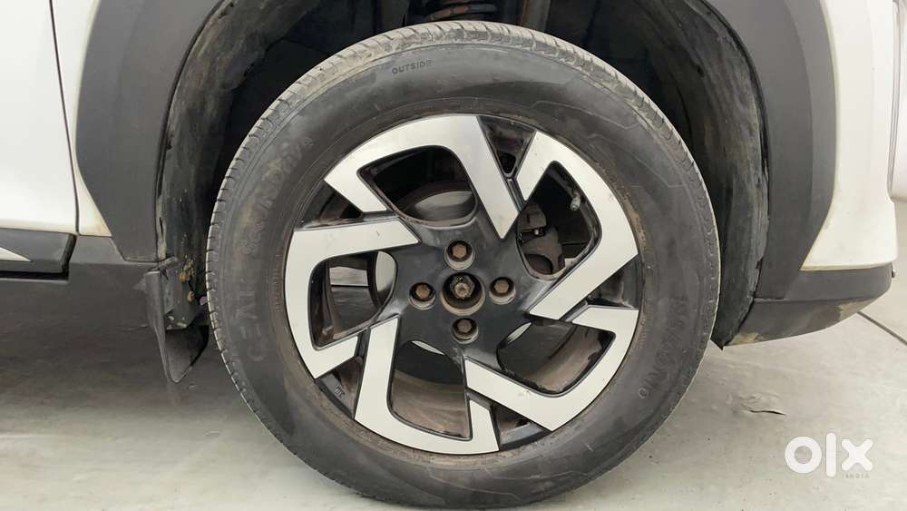 Nissan Magnite 1.0 Xv Premium Turbo Cvt, 2023, Petrol