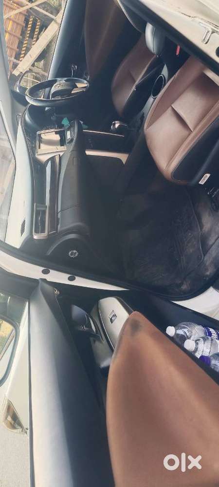 Toyota Innova Crysta 2.8 Zx At 7 Seater, 2017