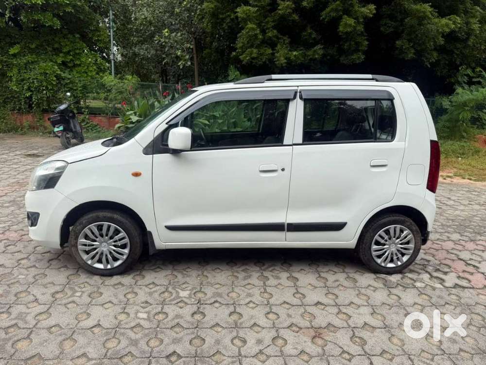 Maruti Suzuki Wagon R Vxi Amt1.2, 2016, Petrol