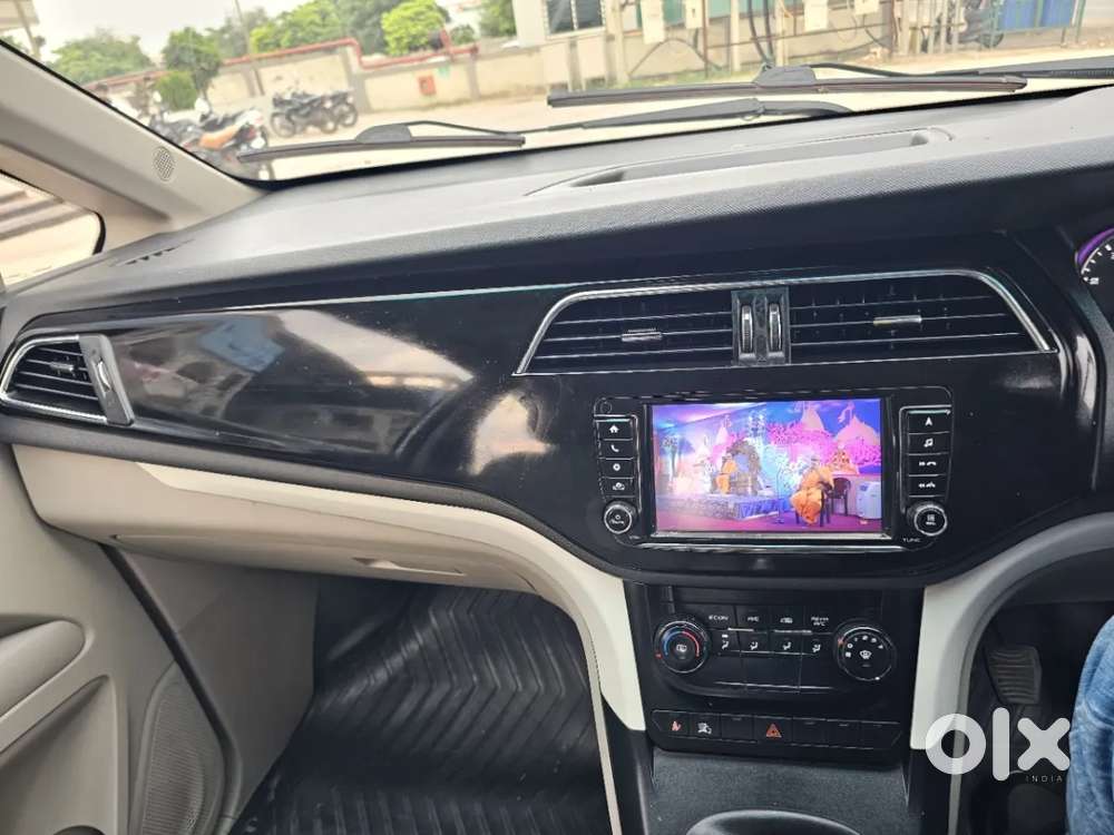 Mahindra Marazzo M6 8str, 2019, Diesel