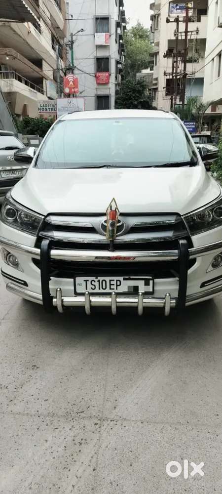 Toyota Innova Crysta 2.4 Z 11/2018