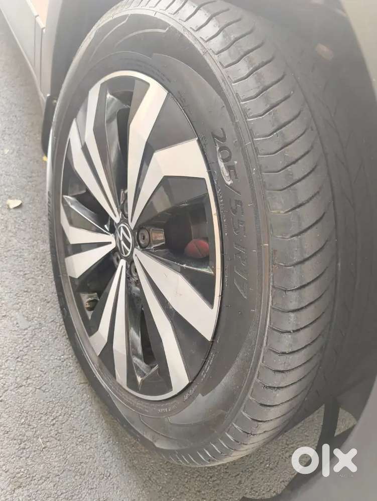 Volkswagen Taigun 2023 Petrol 32000 Km Driven