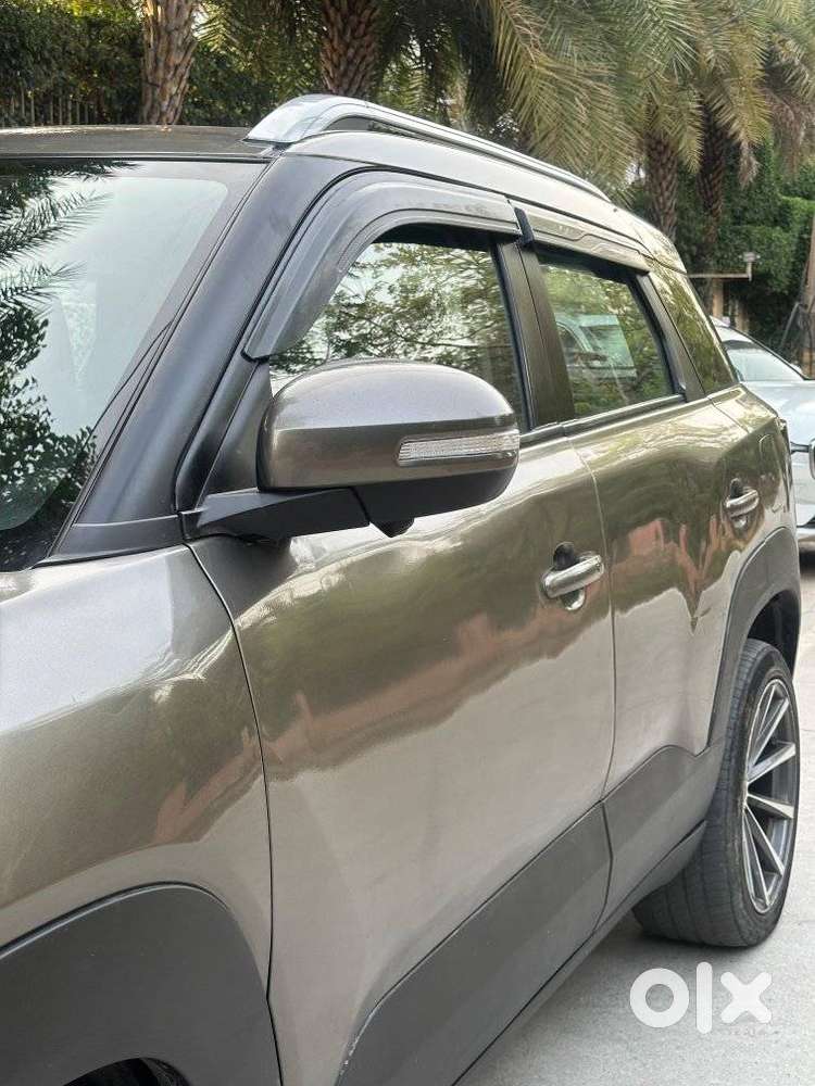 Maruti Suzuki Brezza 1.5 Zxi Smart Hybrid, 2023, Petrol