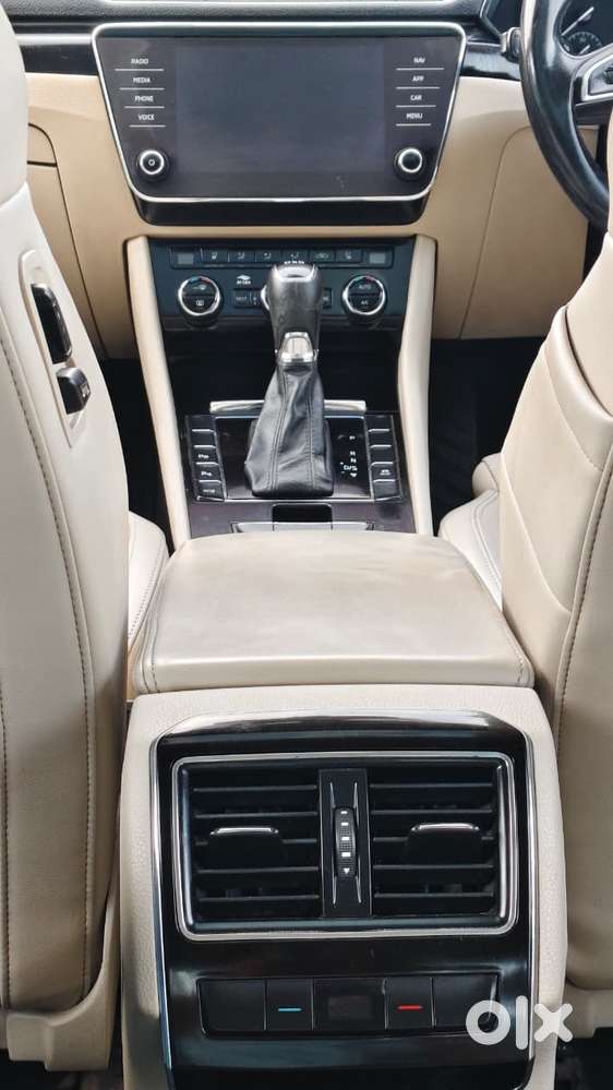 Skoda Superb 2.0 L&k Tsi At, 2020, Petrol