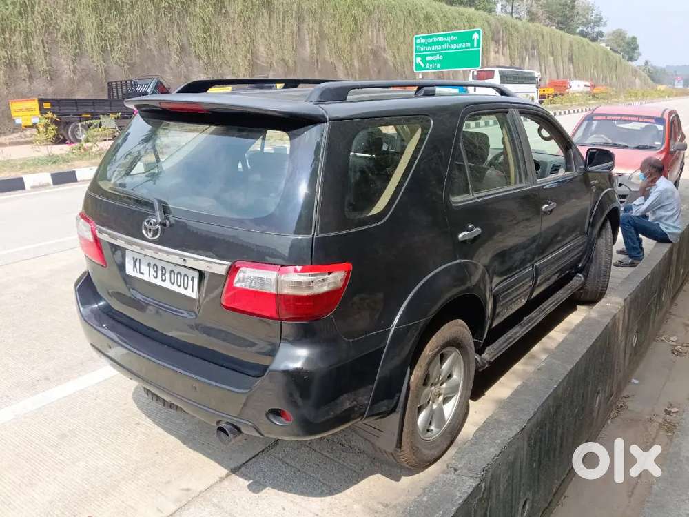 Toyota Fortuner 2011 Diesel 140000 Km Driven