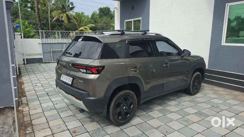 Maruti Brezza Zxi Hybrid 2025