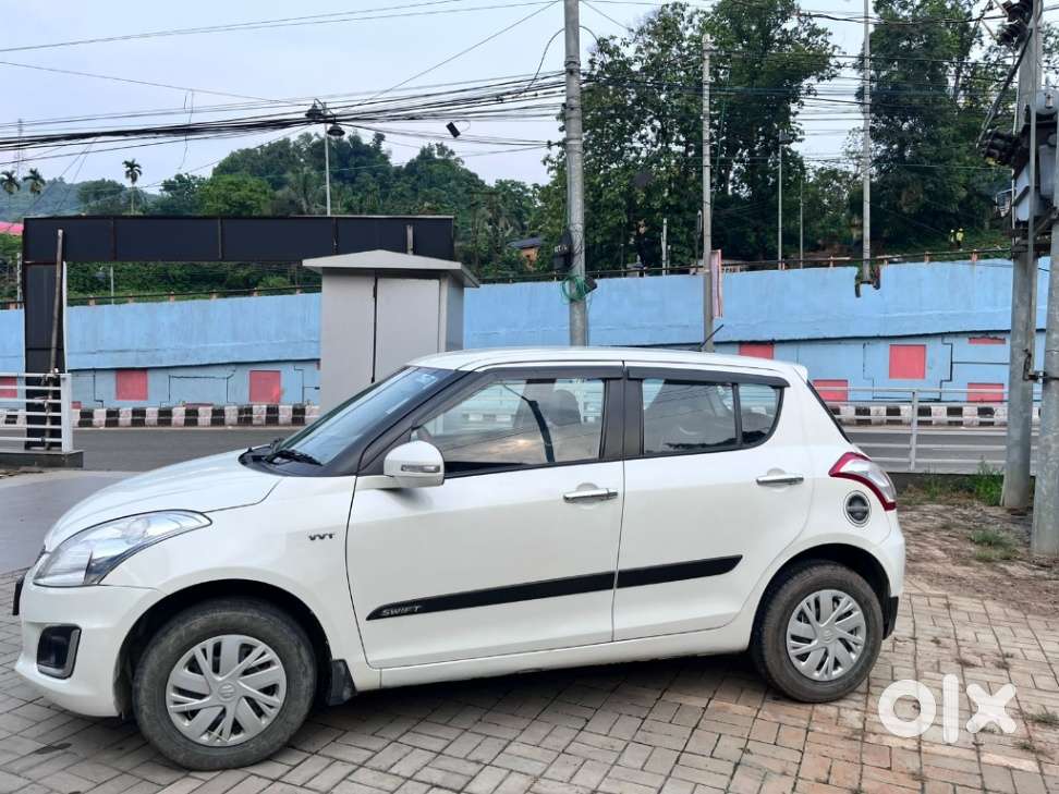 Maruti Suzuki Swift Vxi 1.2 Abs Bs-iv, 2017, Petrol
