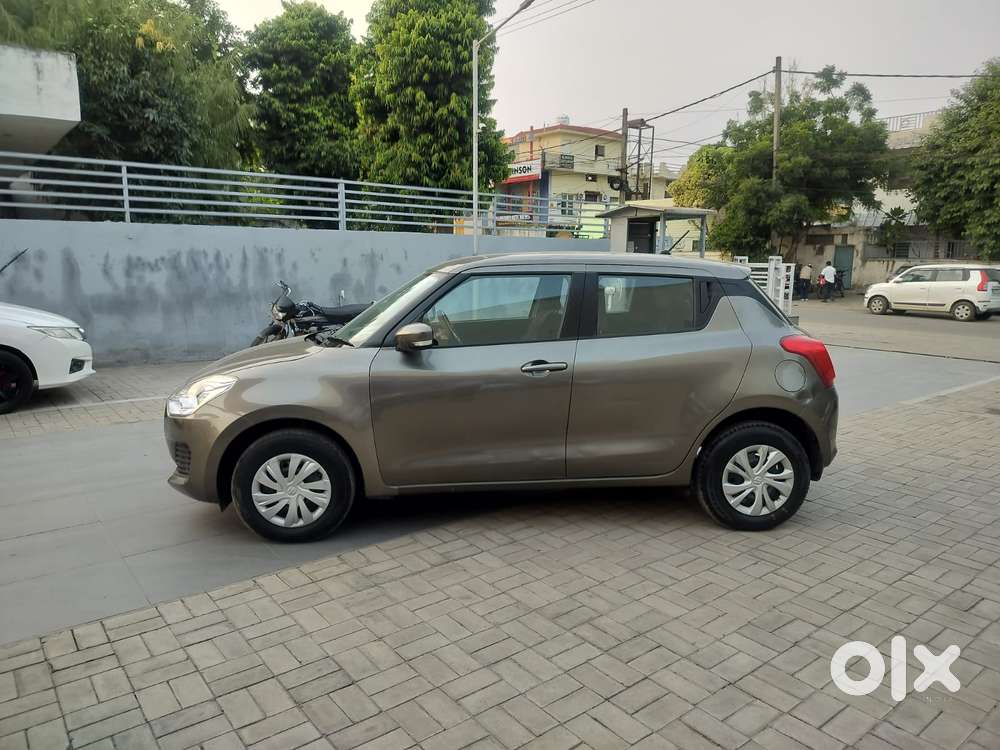 Maruti Suzuki Swift Vxi + Manual, 2023, Petrol