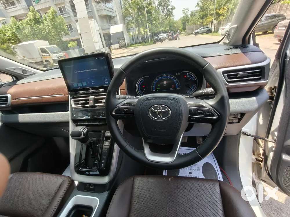 Toyota Innova Hycross 2024 Hybrid Hybrid